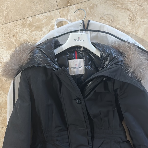 Moncler
Aredhel Hooded Down Parka with Removable Genuine Fox
Fur Trim
Sold out - Picture 5 of 16
